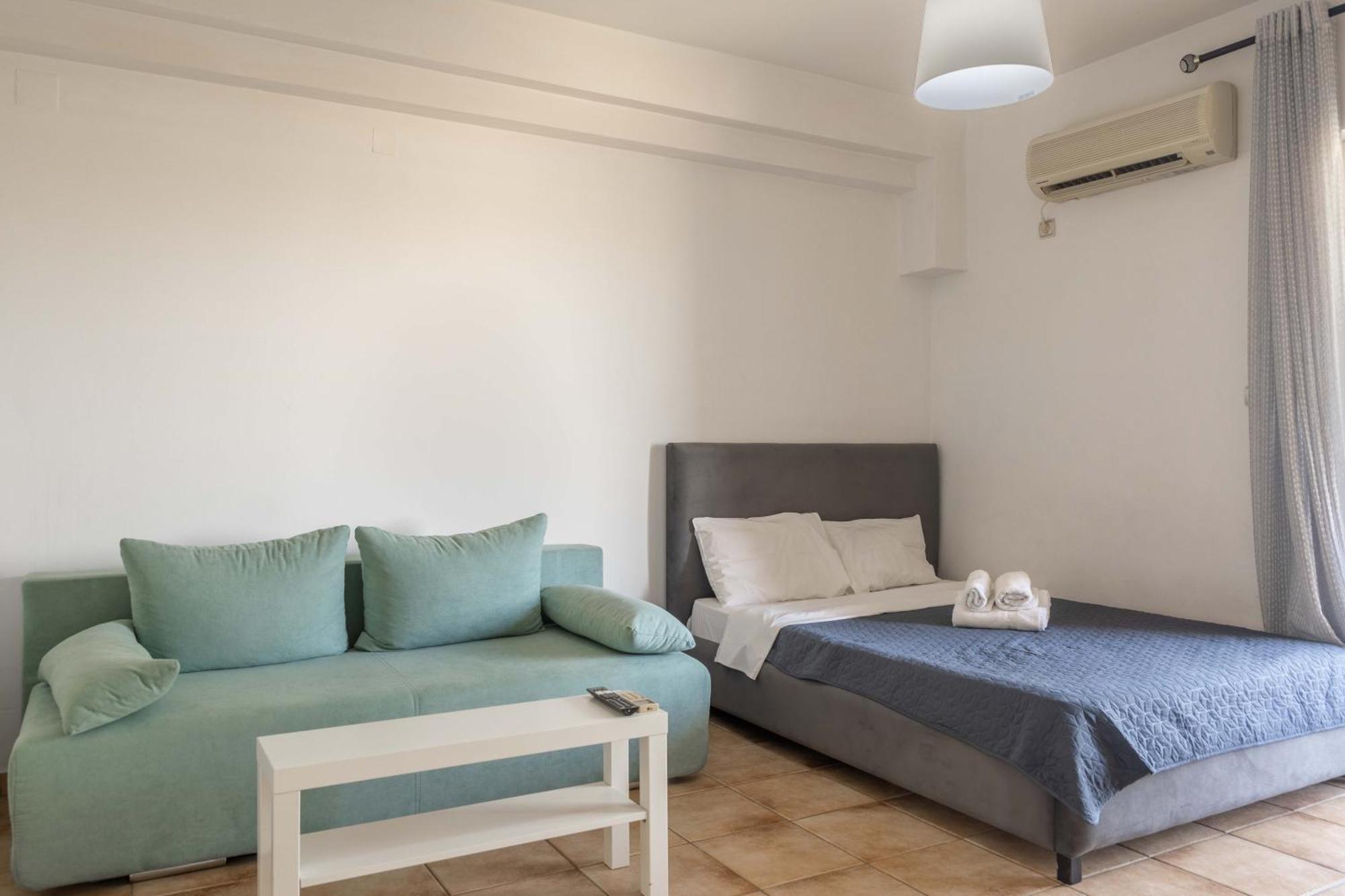 Elia Mini Suites 6 Larissa Ngoại thất bức ảnh